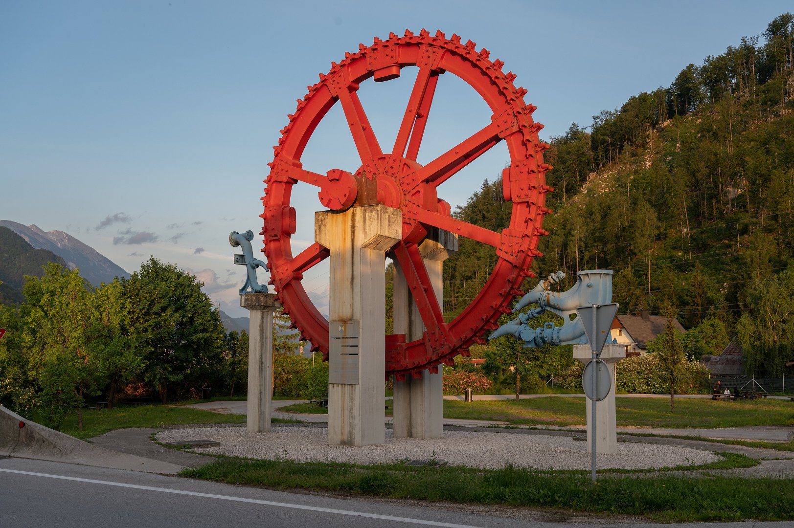 Pelton turbine and the Small Pelton wheel